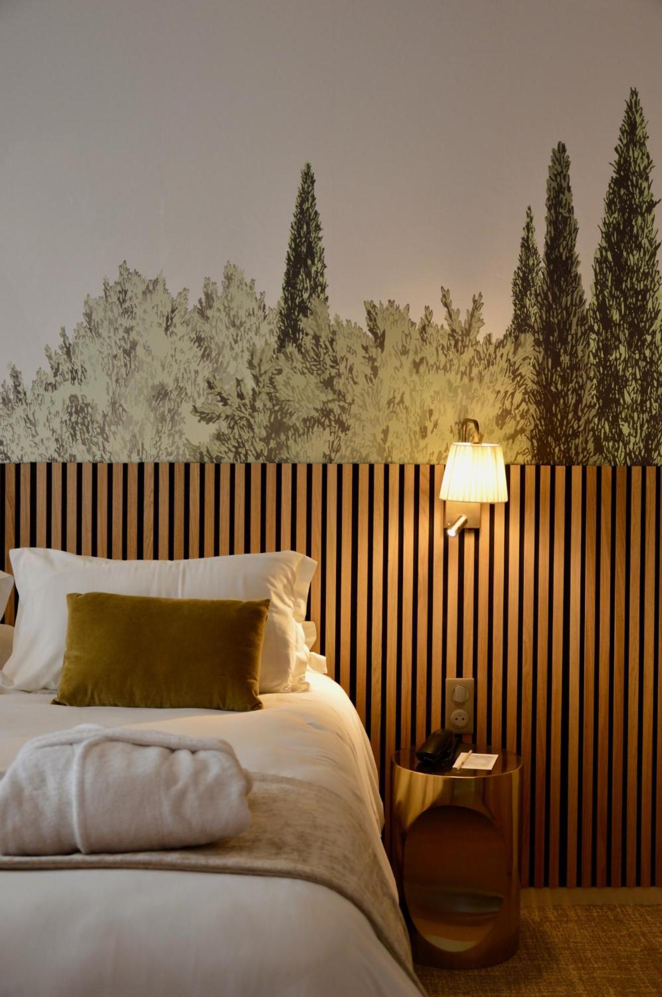 Best Western Sevan Parc Hotel Pertuis Bagian luar foto